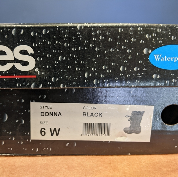 Totes Donna Black Quilted Fur-Lined Boots - Picture 10 of 10